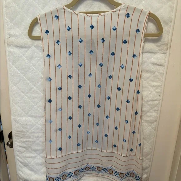 J. Jill Women's Embroidered Sleeveless Top - White and Blue Medium, NWT - Picture 2 of 2